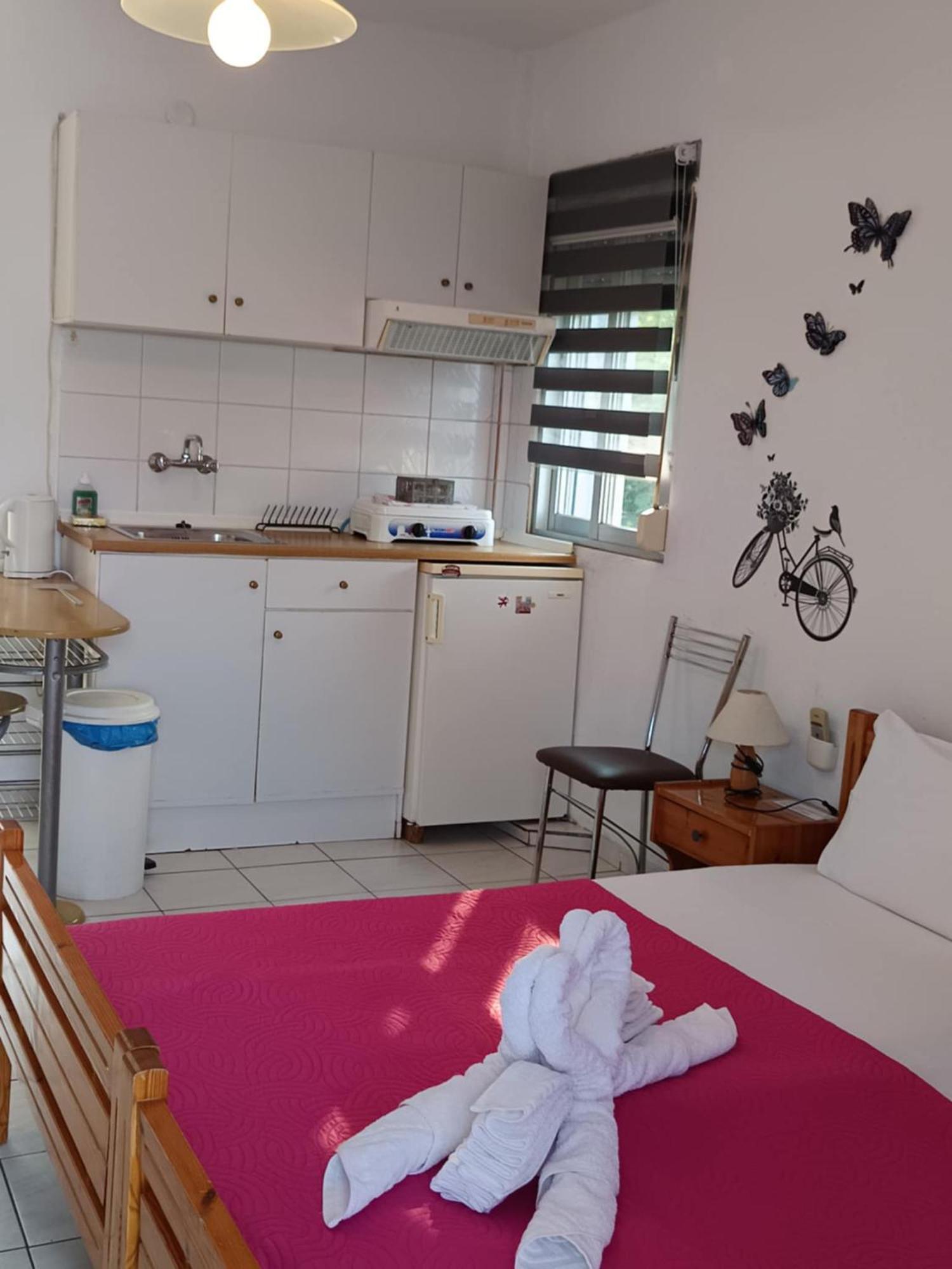 House Mantesos Apartment Койнира Екстериор снимка