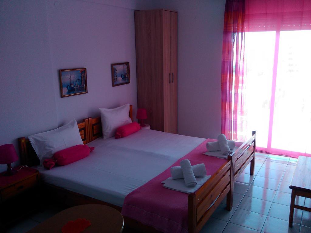 House Mantesos Apartment Койнира Екстериор снимка