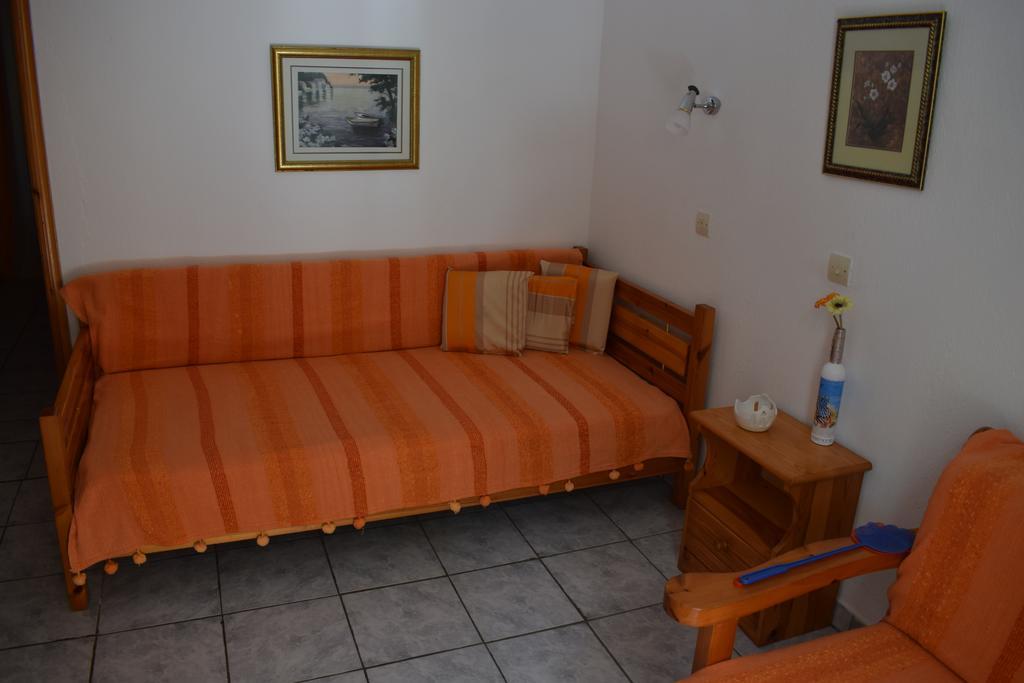 House Mantesos Apartment Койнира Екстериор снимка